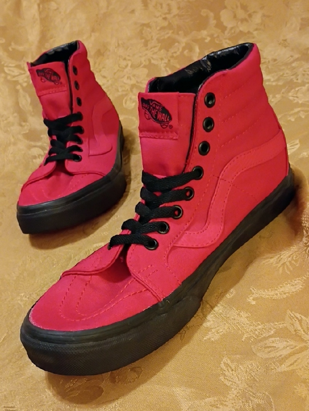 VANS Sk8-Hi High Top in Bright Red and Black Men's 8.5 Women's 10.0